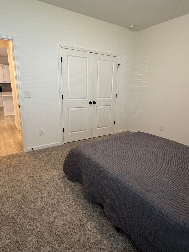 Building Photo - 24043 Sailfish Dr