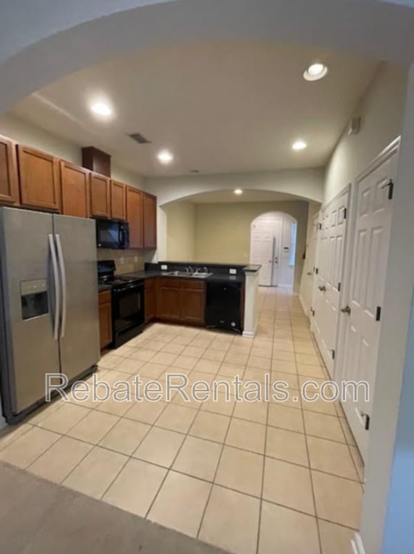 Building Photo - 13026 Sunset Lake Dr