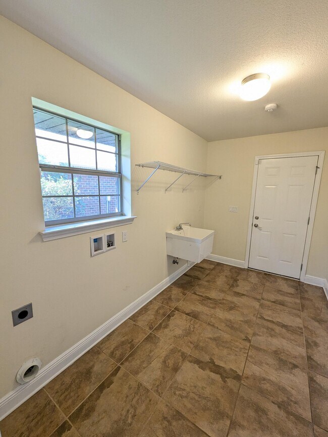 Building Photo - 2476 Abaco Dr