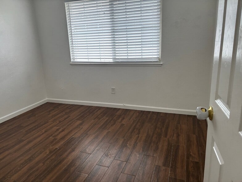 Building Photo - 26 Nedra Ct