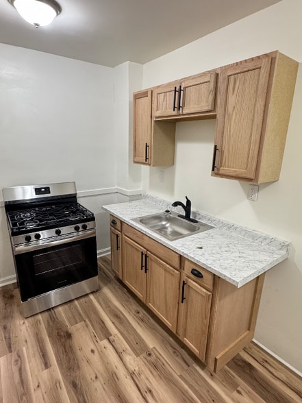 Building Photo - 1682 Elbur Ave