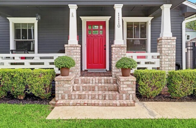 Building Photo - 1110 E 26th St