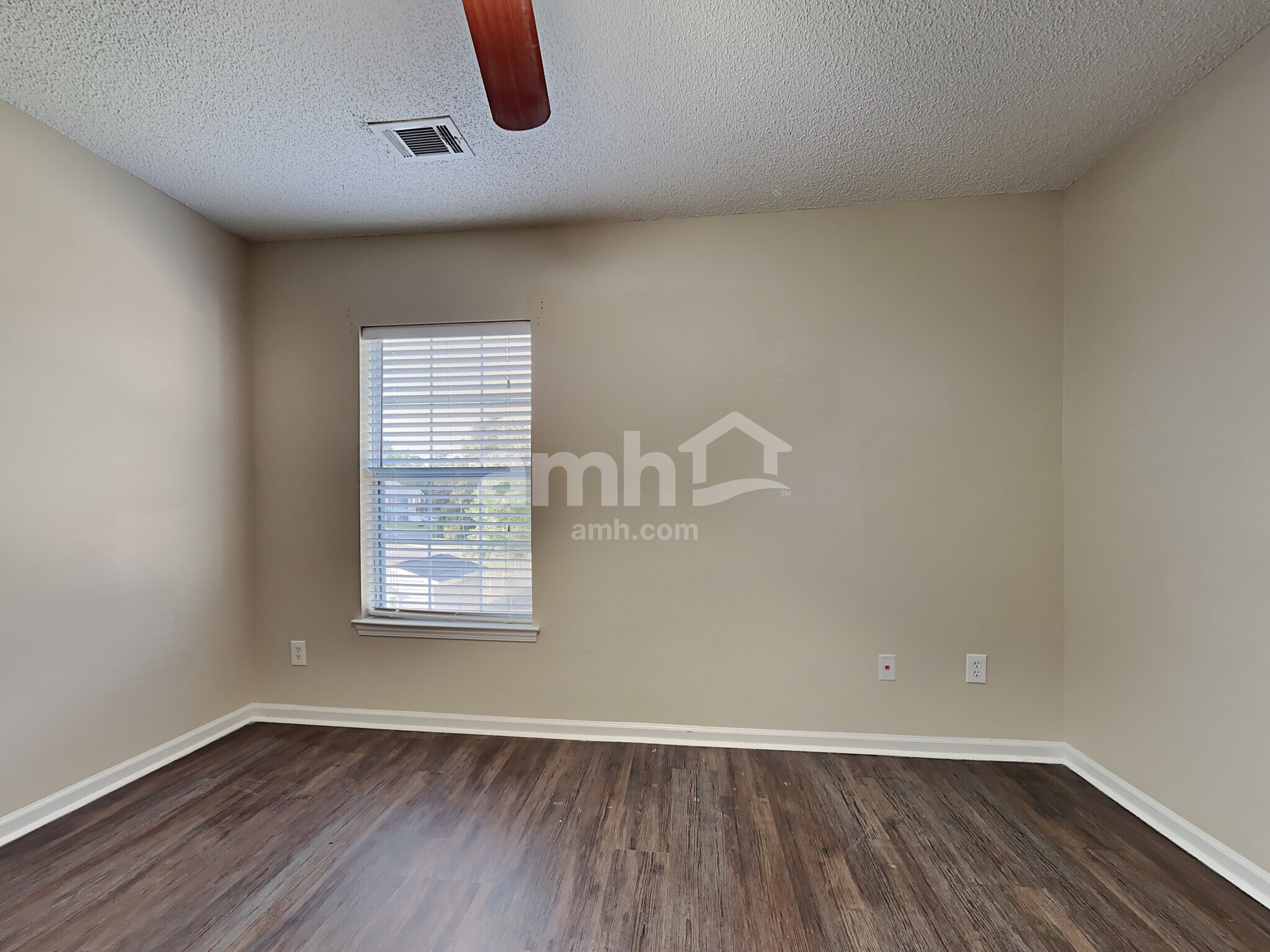 Building Photo - 2030 Clipstone Dr