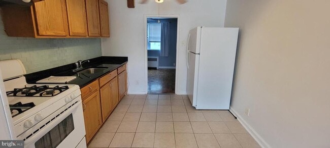 Building Photo - 307 E Clarkson Ave