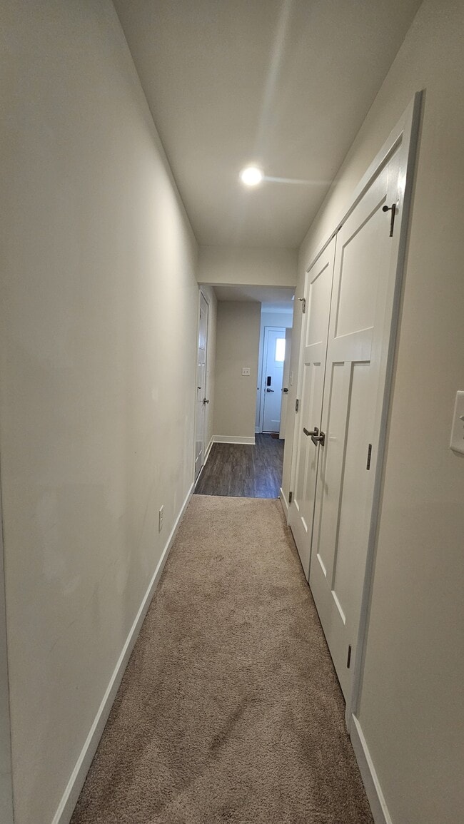 Building Photo - 549 Westport St