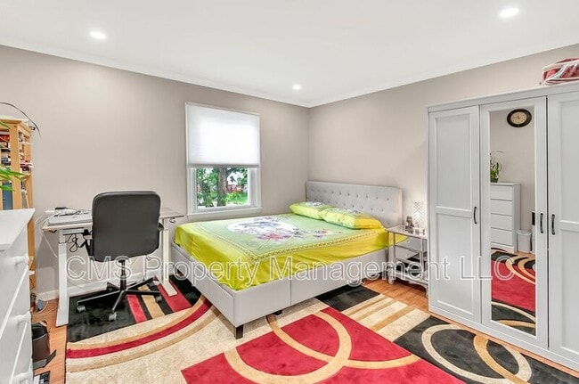 Building Photo - 22 Hickory Ct