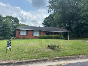 Building Photo - 6270 Stoneway Dr
