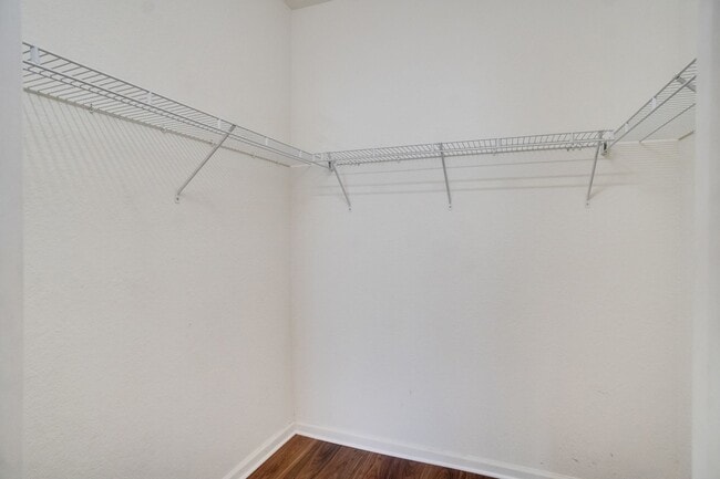 Building Photo - Cute 3/2 Condo in Horizons at Vista Lakes (Gated) with Updated Flooring and Front Parking Space