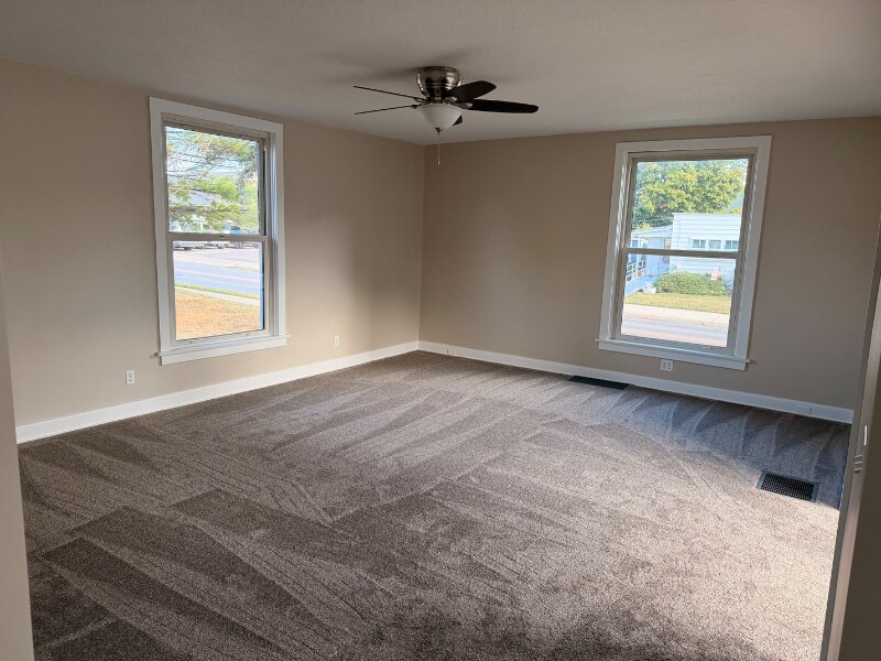 Building Photo - 118 E Jefferson St