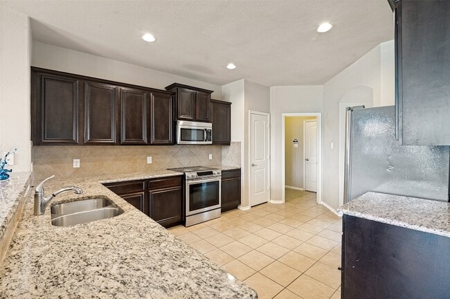 Building Photo - 1305 Lone Pine Dr