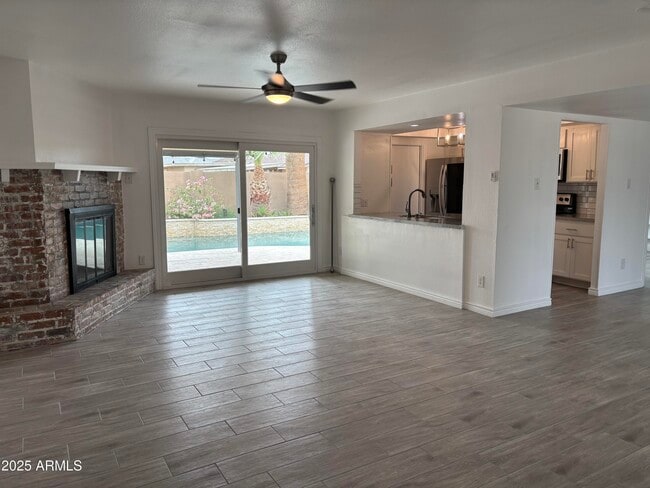Building Photo - 4410 S Rita Ln
