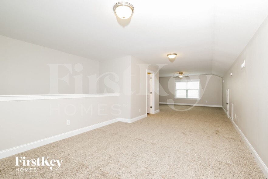 Building Photo - 117 Saintsbury Pl