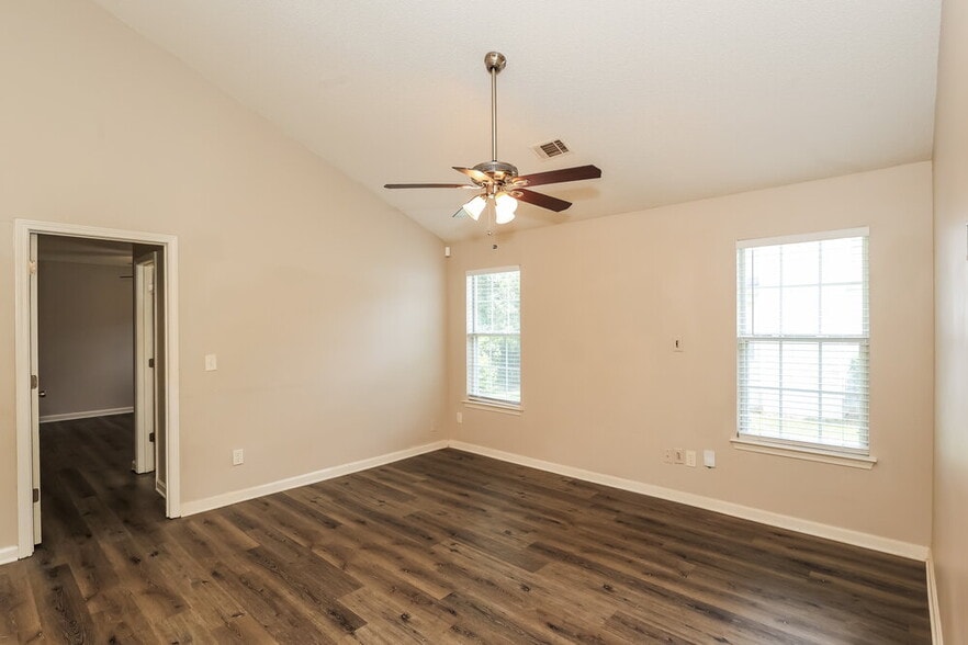 Building Photo - 1310 Waterton Trail