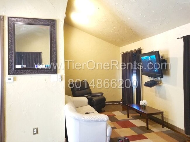 Building Photo - This property offers a NO DEPOSIT option a...