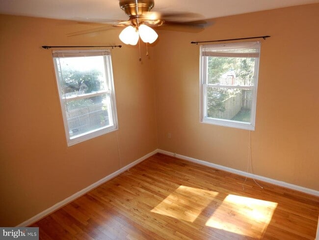 Building Photo - 2227 Arlington Terrace