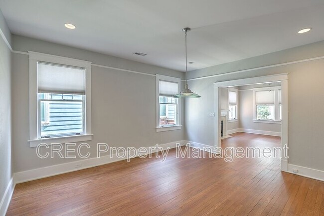 Building Photo - 831 Rutledge Ave