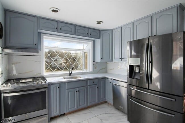 Building Photo - 301 Riverview Rd