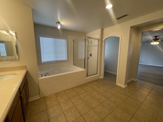 Building Photo - 37280 Parkway Dr