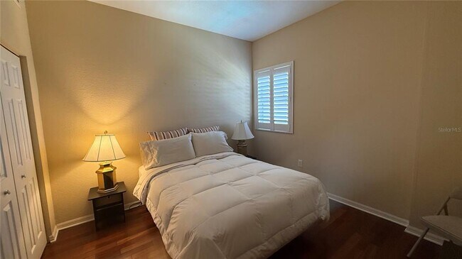 Building Photo - 1064 N Tamiami Trl