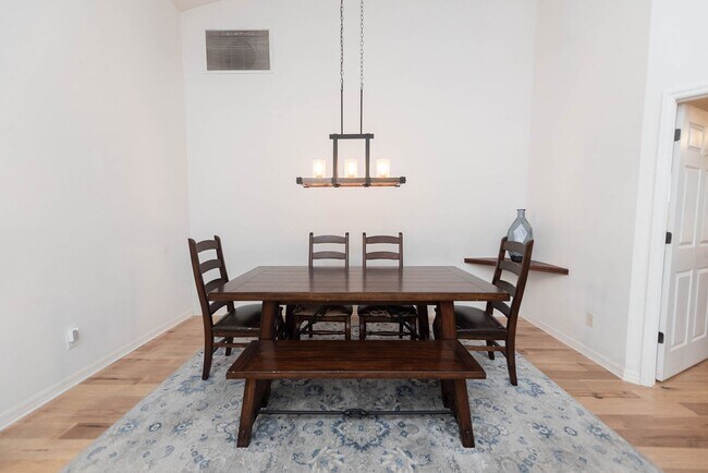 Building Photo - Beautiful Home in Satellite Beach including Lawncare and Community Pool