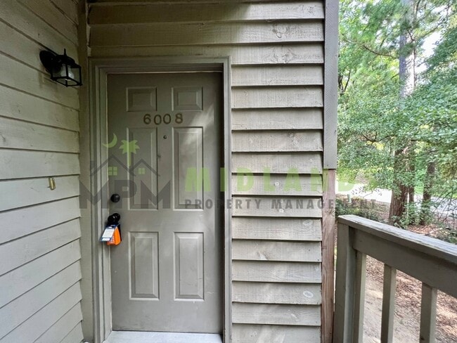 Building Photo - 6008 Village Creek Dr