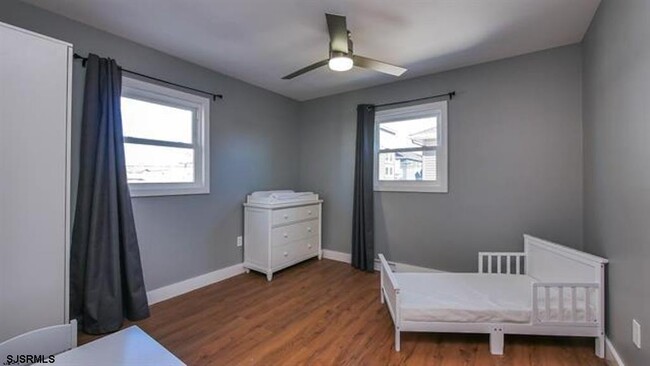 Building Photo - 219 N Clermont Ave