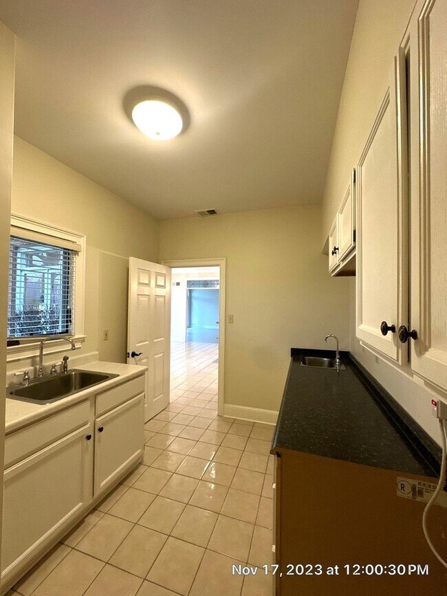 Building Photo - Collierville Home NOW Available on the Gol...