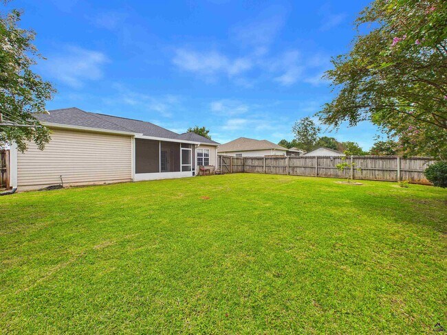 Building Photo - 324 Tyson Glen Dr