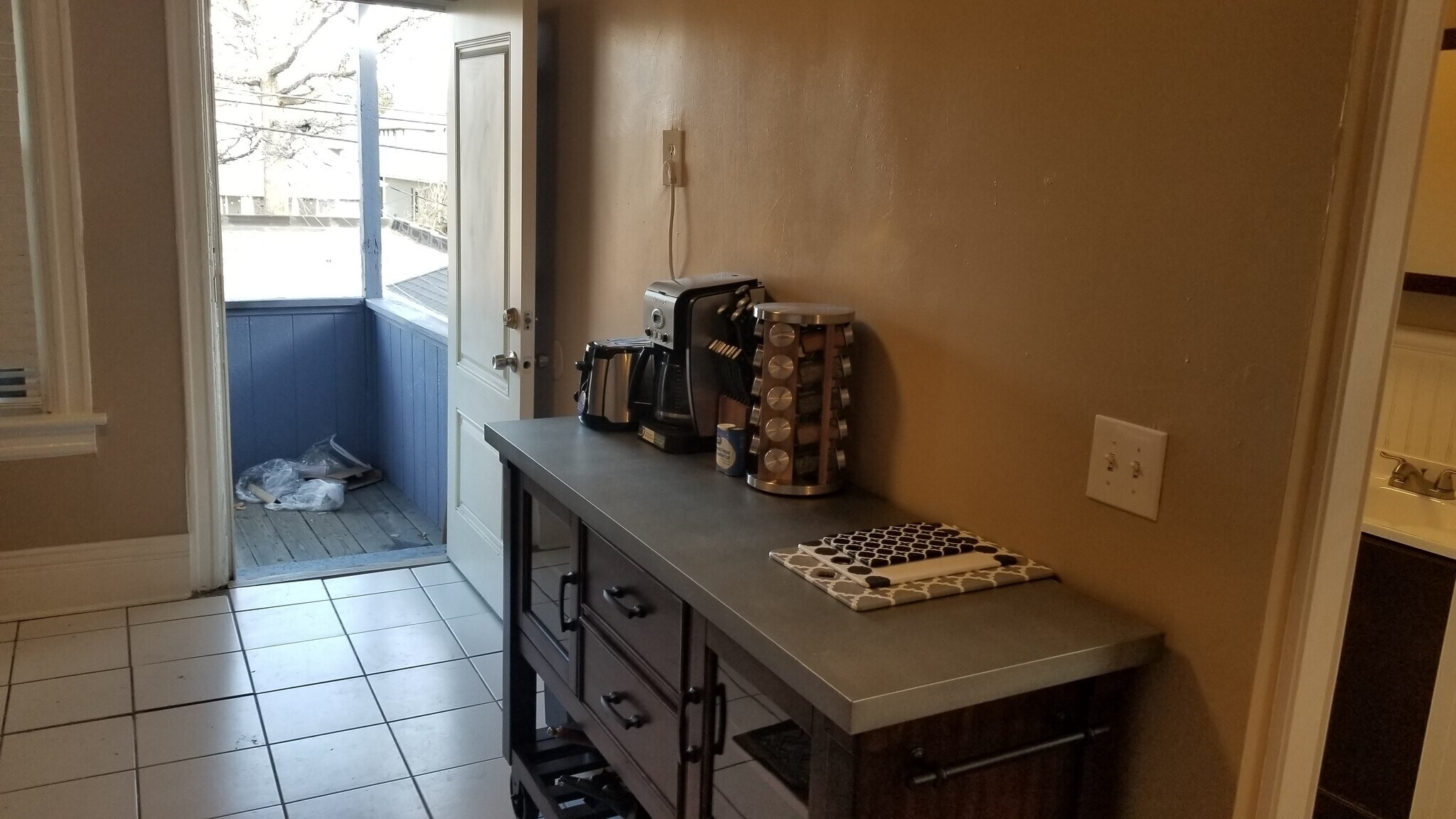 Building Photo - 210 S Logan St