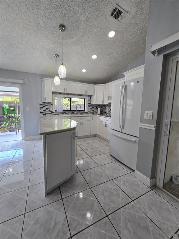 Building Photo - 5401 Hopedale Dr