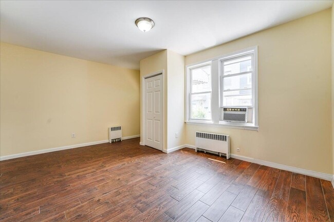 Building Photo - 4 Rademan Pl