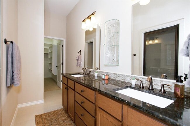 Building Photo - 224 Adams St