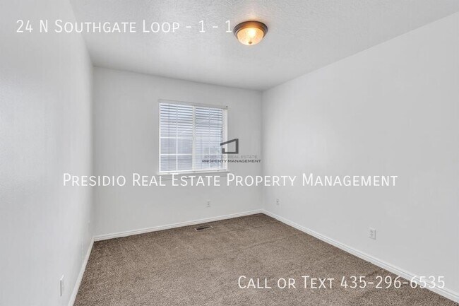 Building Photo - 24 N S Gate Lp