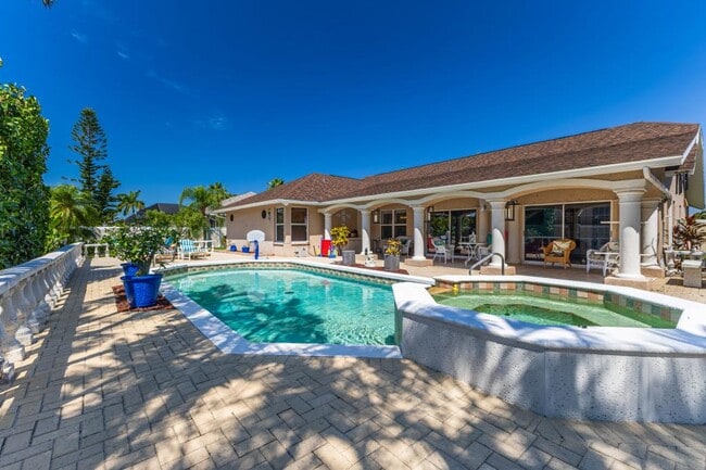 Building Photo - 2310 SW 53rd St