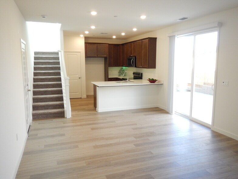 Building Photo - 3613 Misty Lake Dr