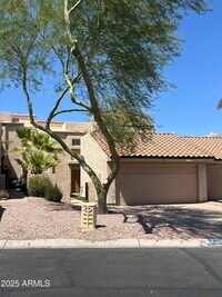 Building Photo - 320 E Larkspur Ln