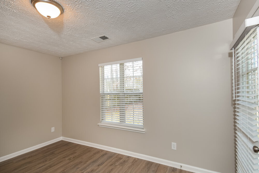 Building Photo - 4949 Lake Park Ln