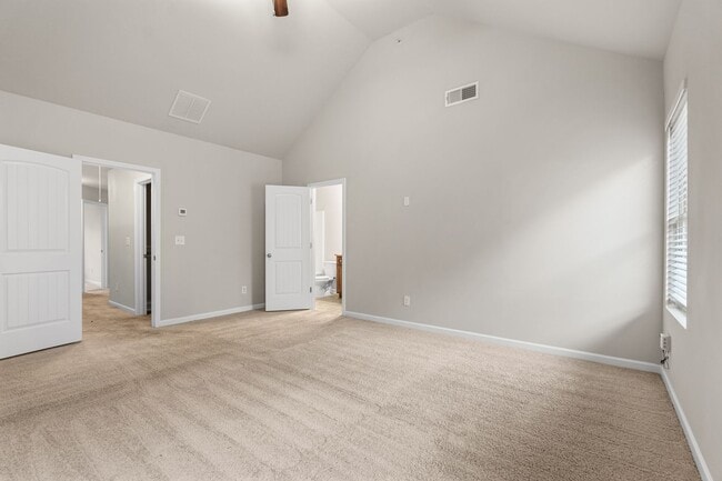Building Photo - 3 Bedroom Townhome in Jonesboro!