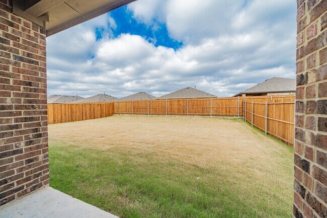 Building Photo - 2139 Thornton Dr