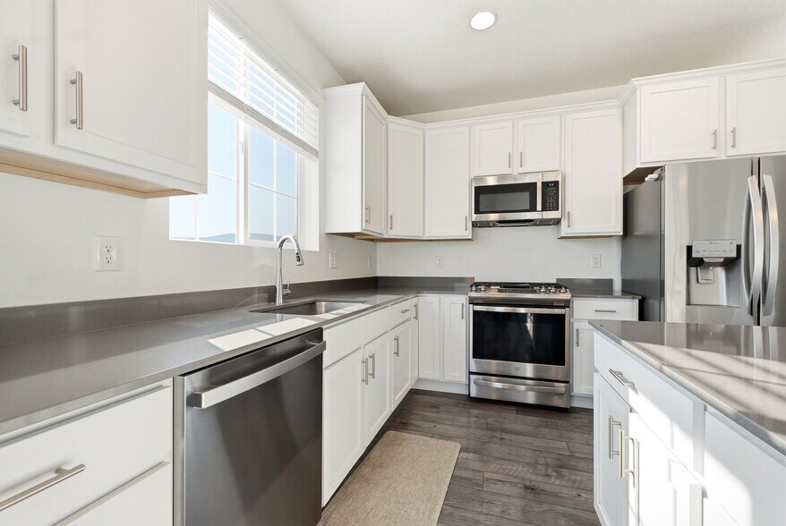 Building Photo - 2629 E Barnwood Ln