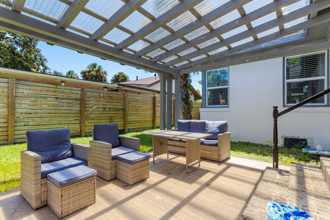 Building Photo - 134 Lee St