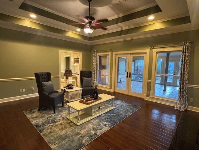 Building Photo - 416 Towne Lake Dr