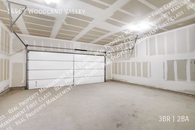 Building Photo - 14463 Woodland Vly