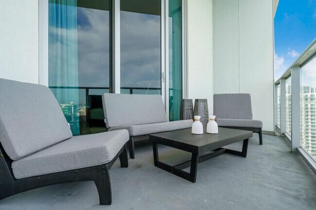 Building Photo - 4111 S Ocean Dr