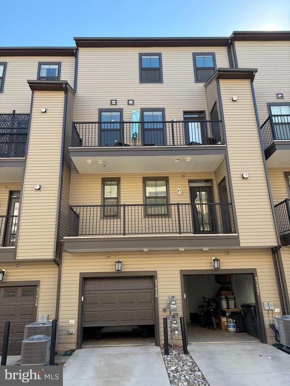 Building Photo - 43424 Stonewood Crossing Ter