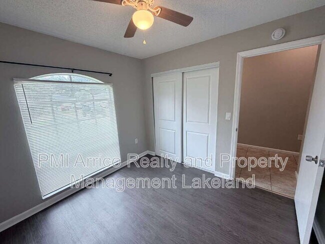 Building Photo - 3670 Country Ln