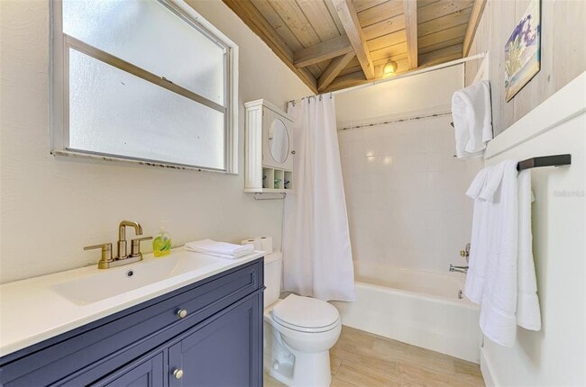 Building Photo - 5253 Avenida Del Mare