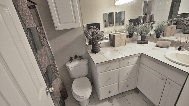 Building Photo - 310 Gentilly Dr