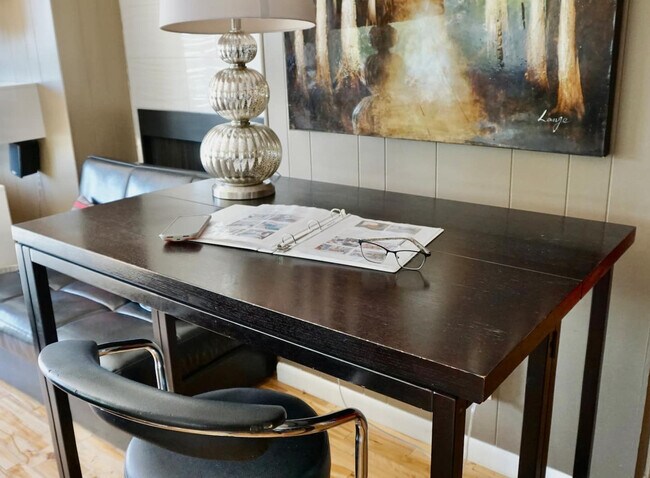 Building Photo - 665 Columbus St E