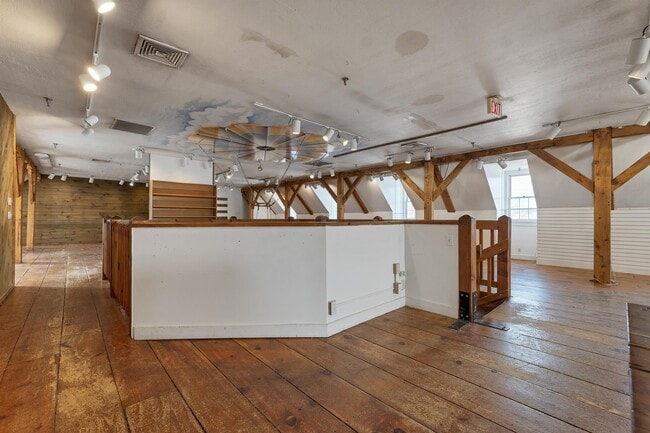 Building Photo - 312 Daniel Webster Hwy